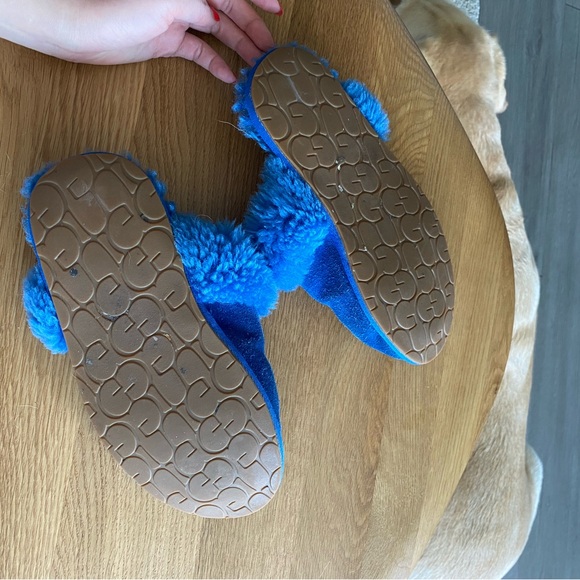 Ugg slippers - Picture 3 of 4